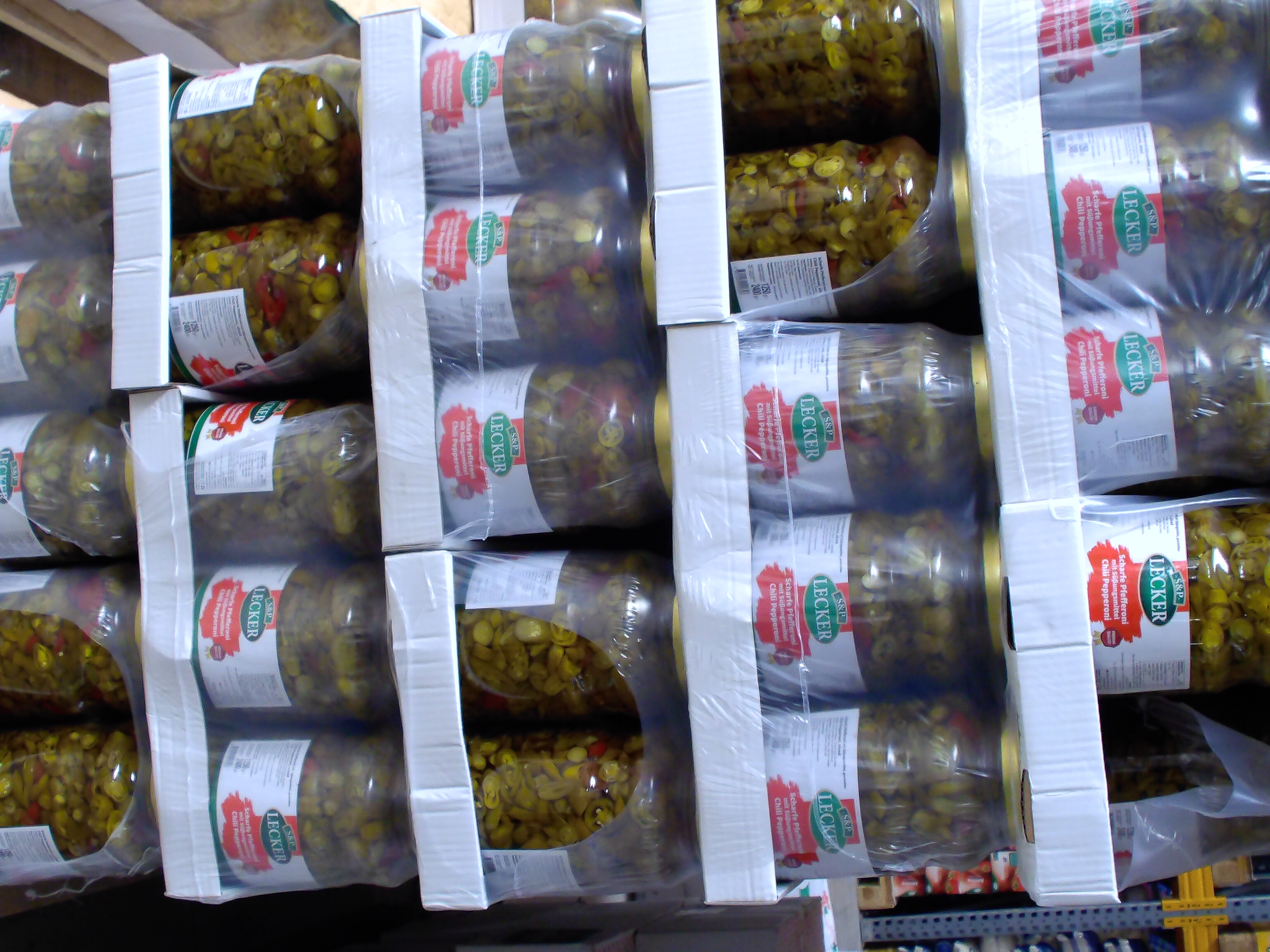 Lecker Pfefferoni geschnitten scharf